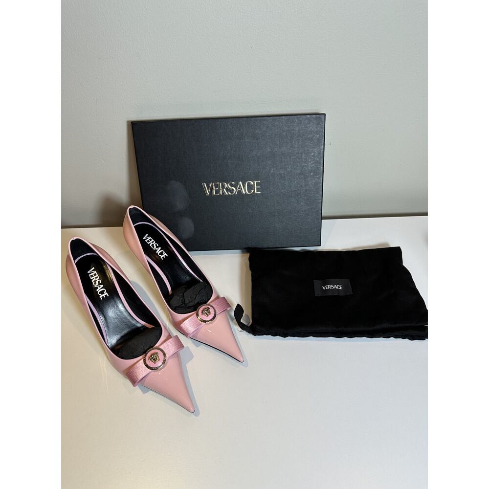 Authentic Versace Pink Patent Leather Pointed Toe Heels Medusa Size 38.5 - Picture 2 of 12